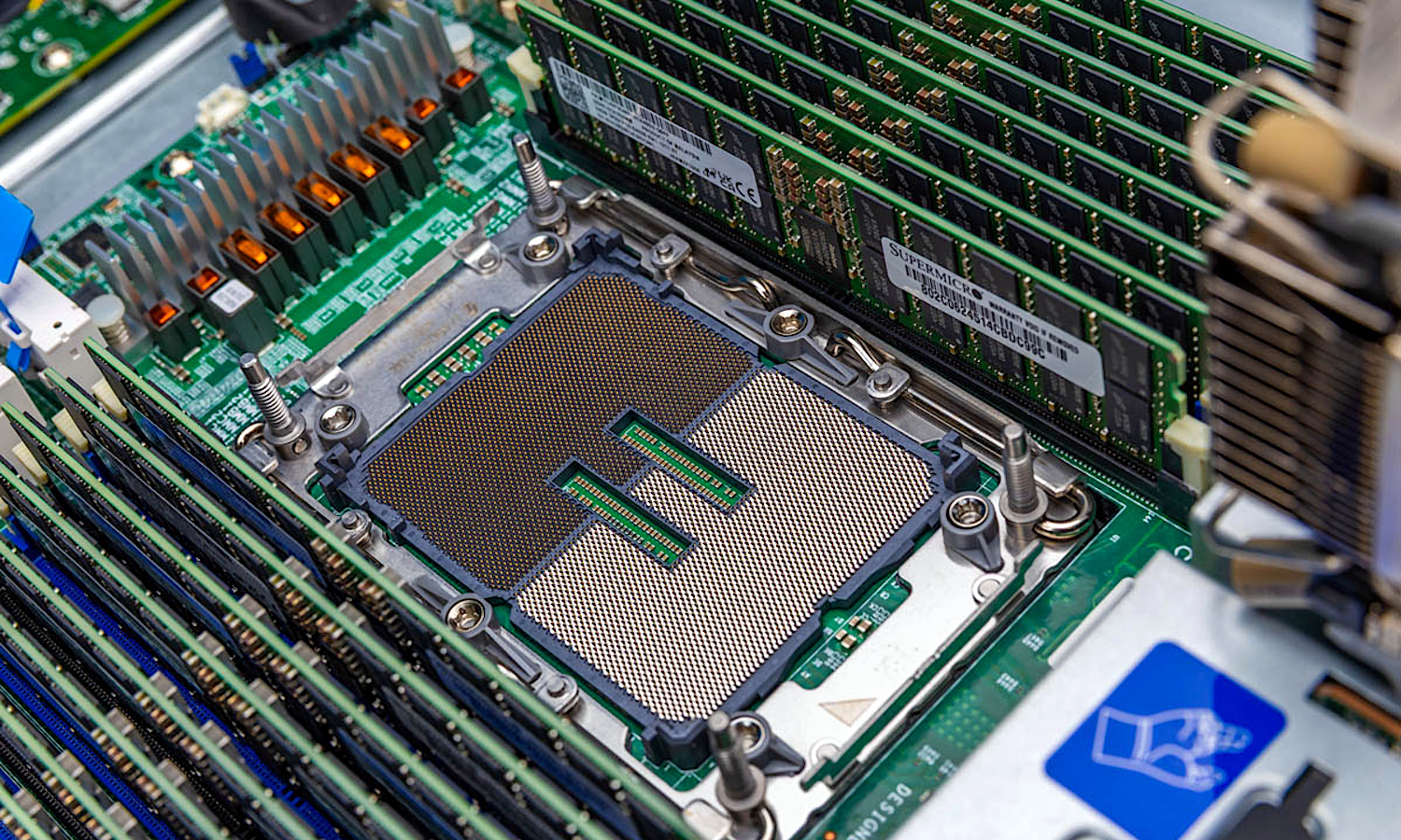 Intel Diamond Rapids sin divisiones. Todos ellos soportarán hasta 16 canales.