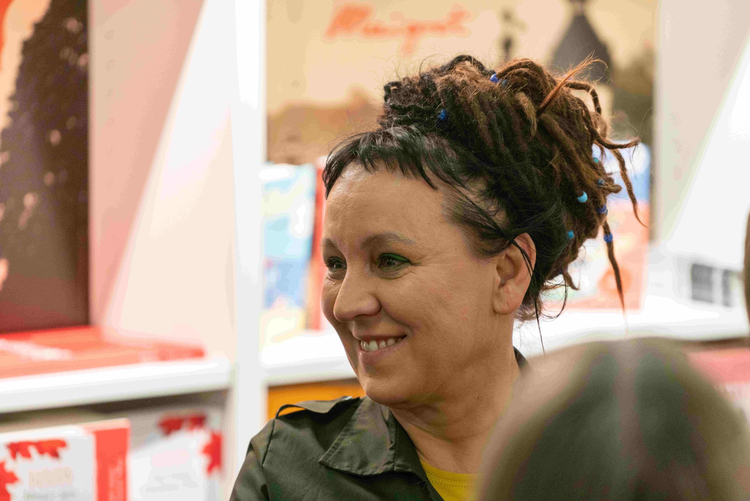 Gierki Tokarczuk prędko nie będzie. Pieniądze jeszcze nie przepadły