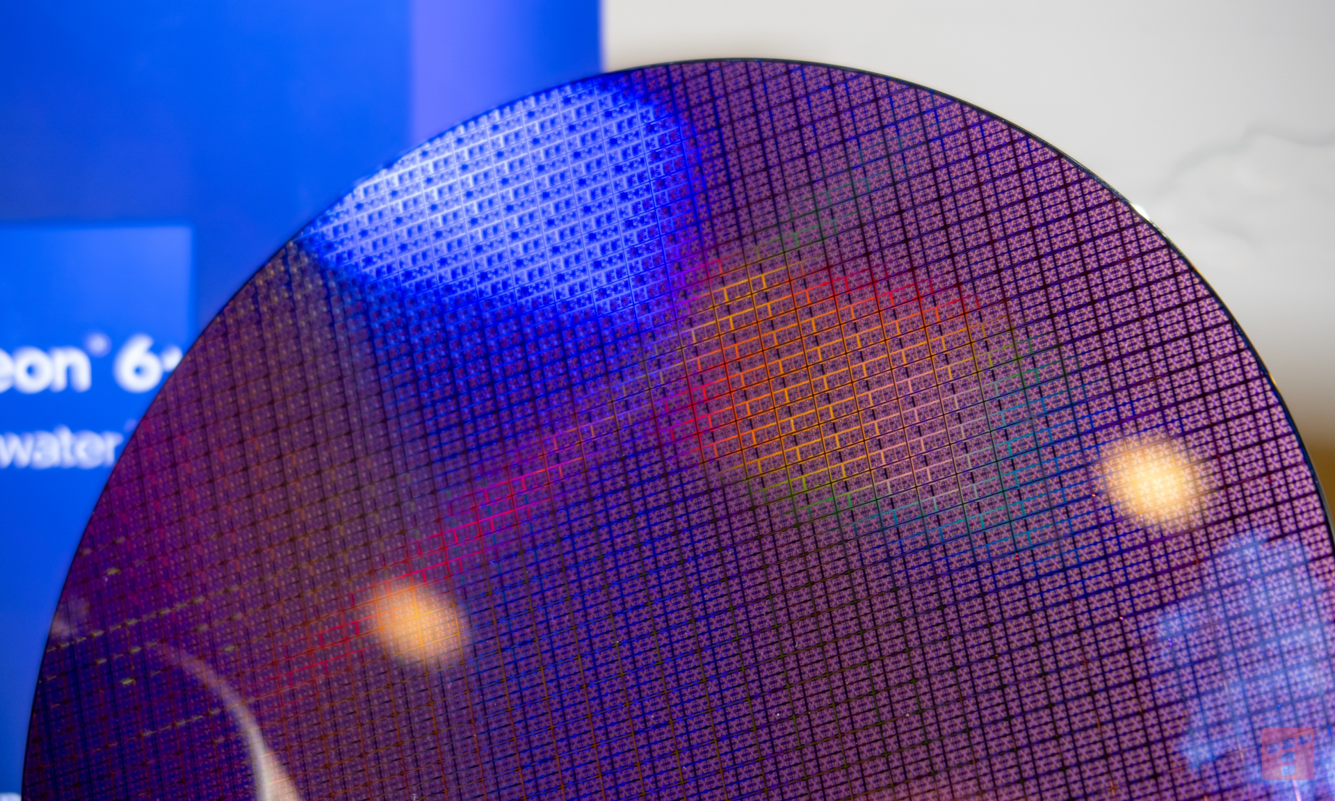 Intel odbija się od dna. Wszystko dzięki nowym litografiom