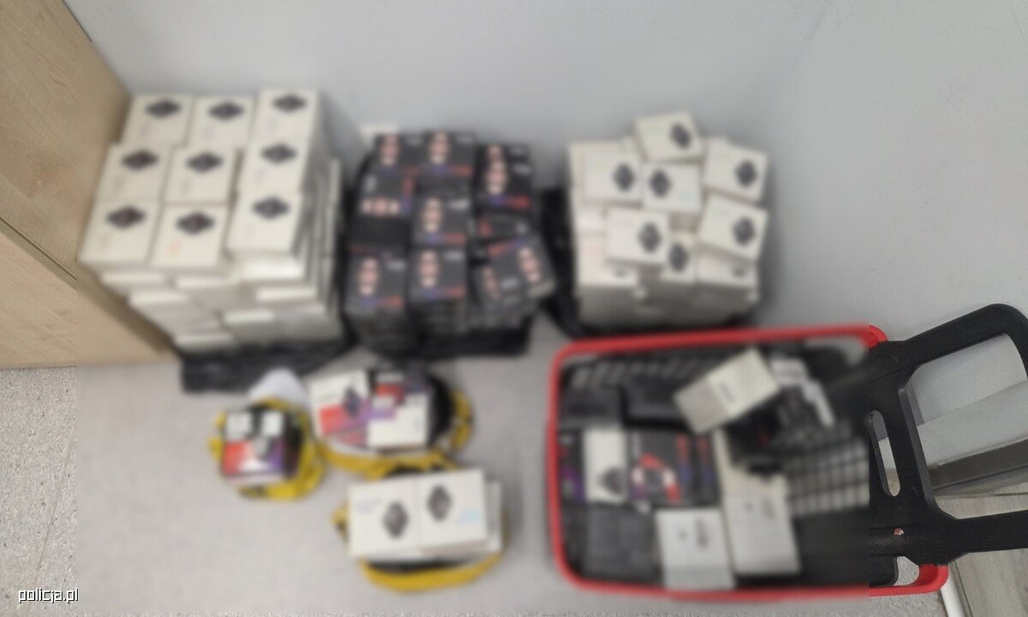 Gran robo cerca de Wrocław. Se robaron 2.200 relojes inteligentes