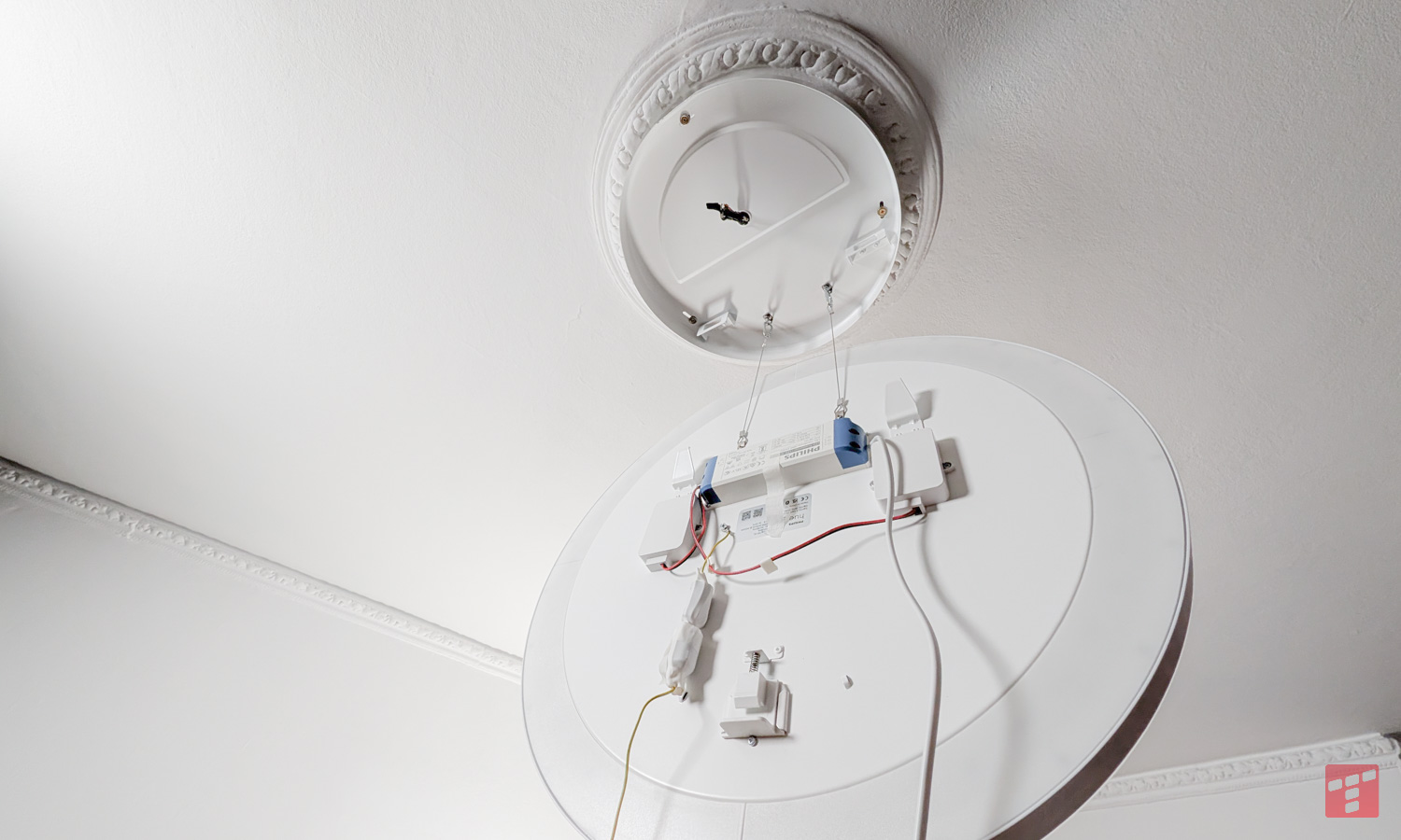 Datura es la reina de la iluminación de techo. Philips Hue los hace inteligentes