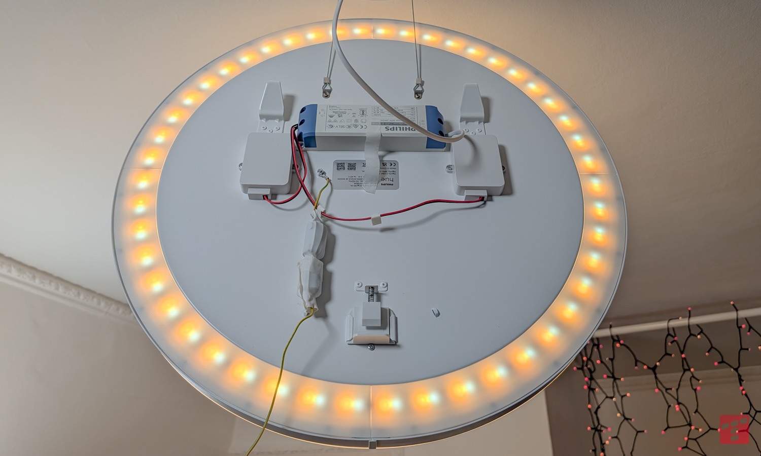 Datura es la reina de la iluminación de techo. Philips Hue los hace inteligentes