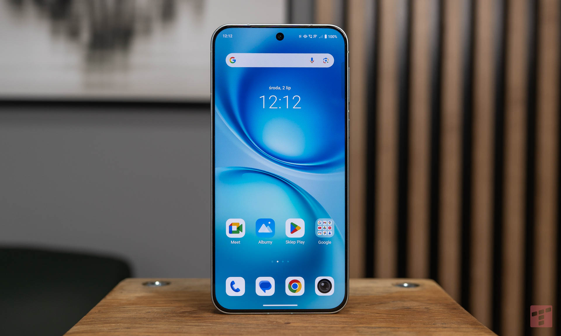 Vivo z cichą premierą małego flagowca. Rosja dostała pierwsza