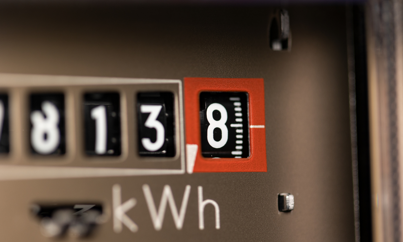 Compra un suministro de velas y un rallador. La UE quiere que uses menos electricidad