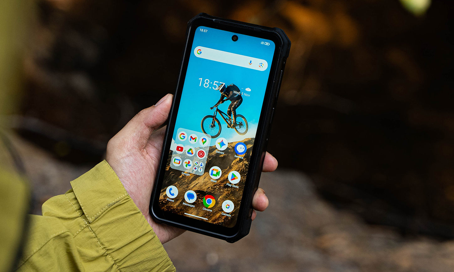 Ulefone con un nuevo vehículo blindado. 20.000 mAh, lámpara potente y buen precio