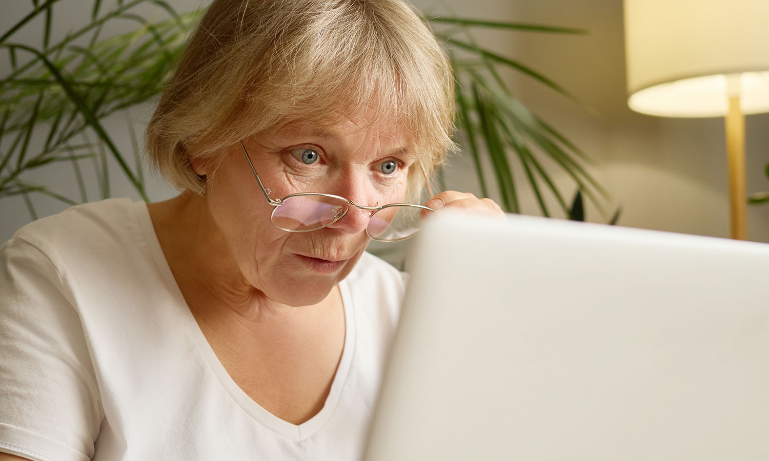 3 miesiące minęło, zanim się zorientowała. Została bez pieniędzy