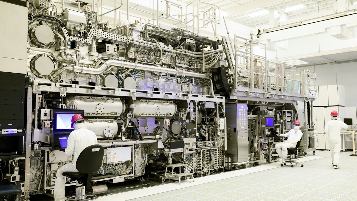 TSMC nadal na prowadzeniu. Chętnych tak dużo, że płacą za dziurę w ziemi