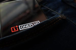 OnePlus huye de Europa: su garantía, sus actualizaciones, todo está en suspenso