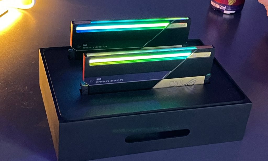 ASUS wchodzi na rynek pamięci RAM. Celuje w entuzjastów
