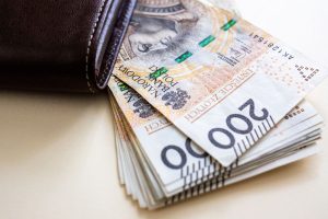 El recaudador de impuestos llama a los polacos a la alfombra. se trata de transferencias