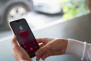 Google pone condiciones prohibitivas. Probablemente tu teléfono no esté en la lista