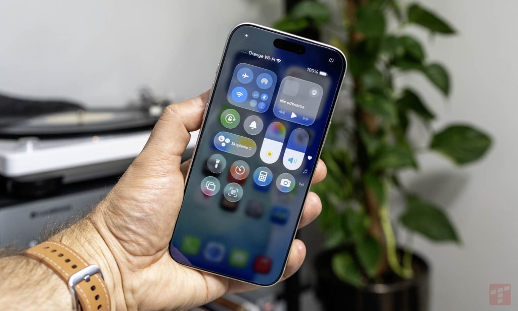 Zupełnie nowe projekty smartfonów. Apple i Samsung zmieniają rynek