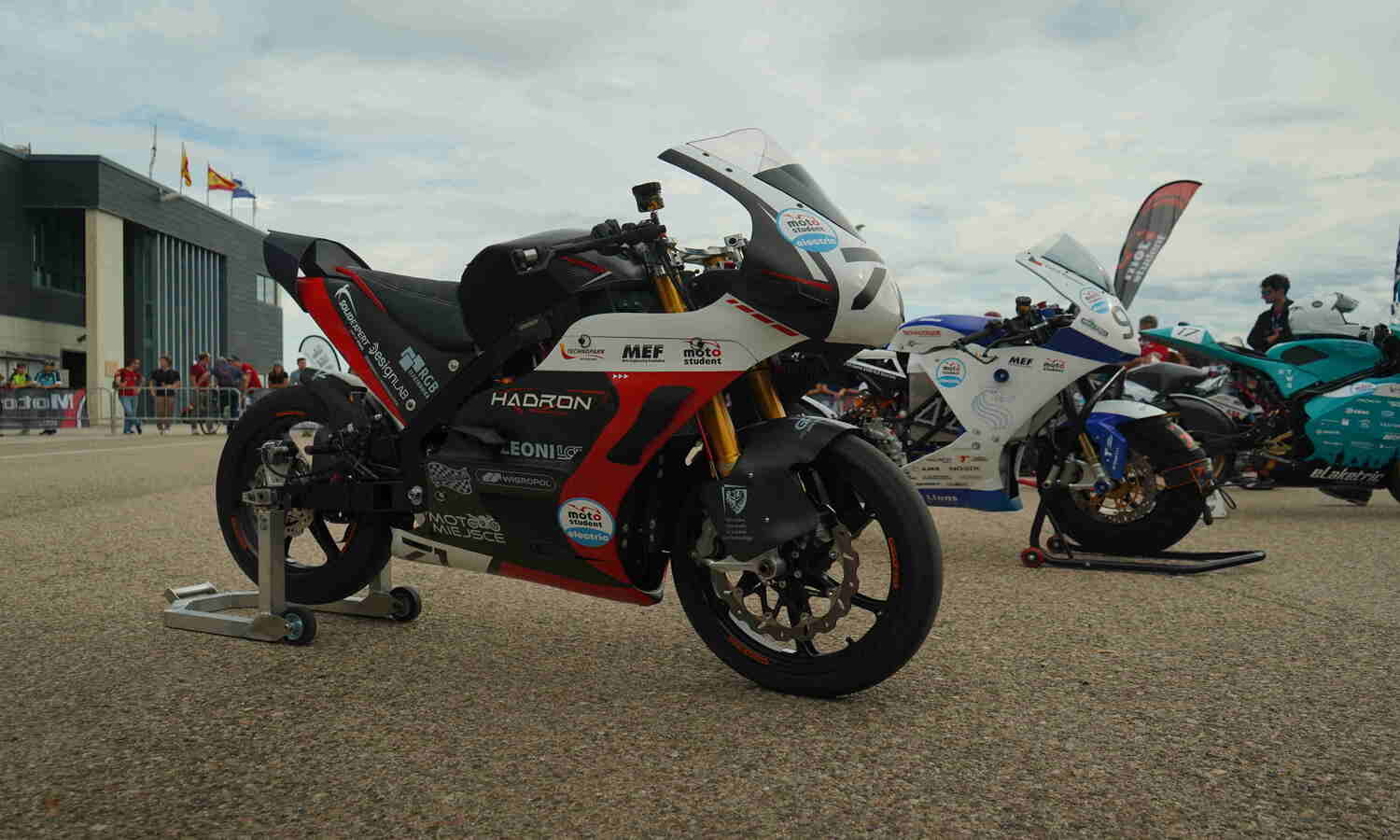 Quizás no sea Izera, pero aún así es genial. Los polacos construyen una motocicleta eléctrica