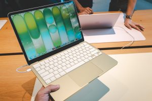MacBook Neo en una versión elegante ahora 450 PLN más barato