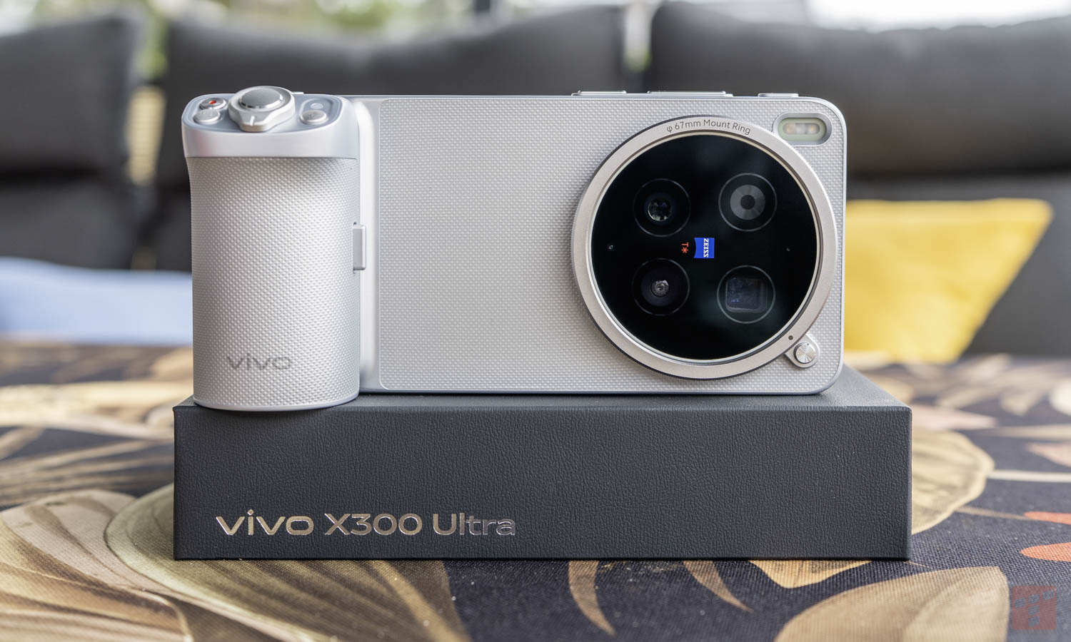 Vivo X300 Ultra comprobado por DxOMark. Funcionó peor que Pro