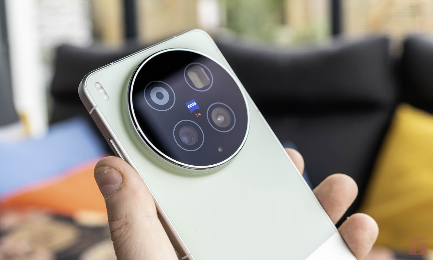Vivo X300 Ultra sprawdzony przez DxOMark. Wypadł gorzej niż Pro