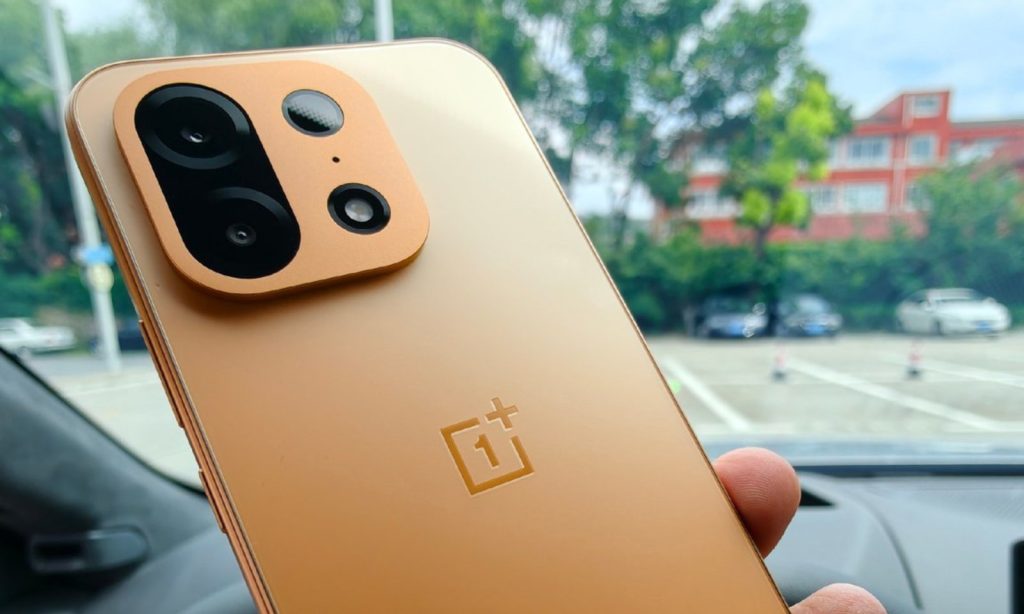 Ten tani OnePlus z baterią 8000 mAh totalnie miażdży konkurencję