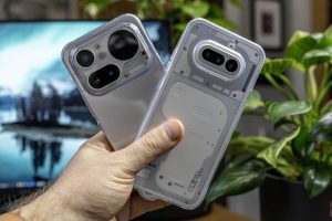 Un teléfono inteligente barato con el cuerpo de un buque insignia. Nada Teléfono (4b) confirmado