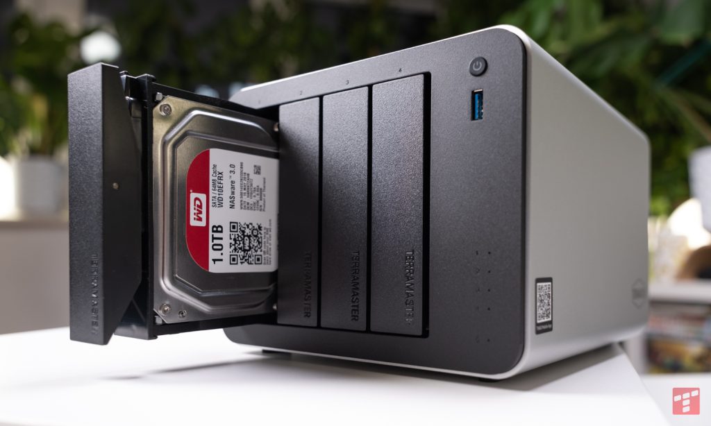 TerraMaster F4-425 Pro wreszcie w sprzedaży. NAS z OpenClaw