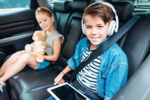 ¿Un viaje largo en coche? Mantenga a su hijo entretenido