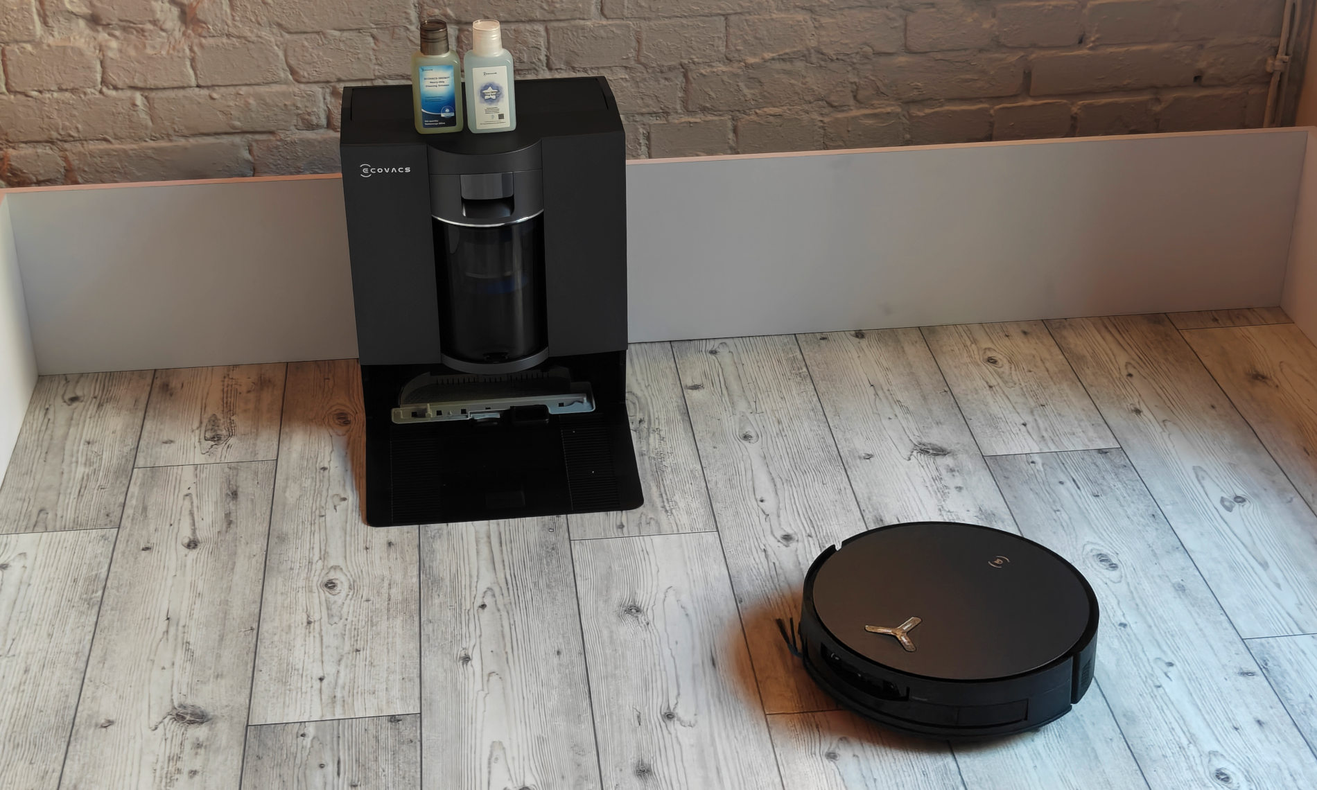 Cortacésped con IA y eliminador de manchas secas. Comprobé con qué quiere ECOVACS conquistar Polonia