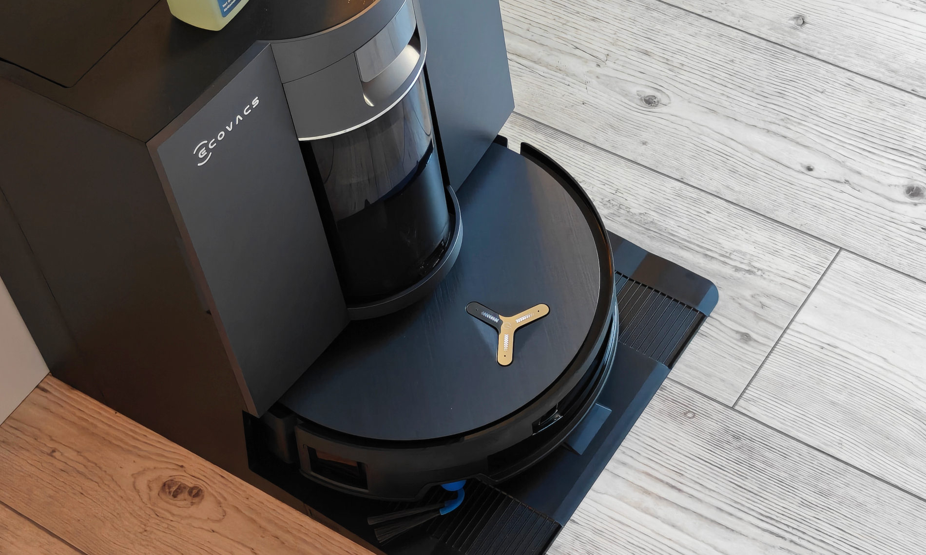 Cortacésped con IA y eliminador de manchas secas. Comprobé con qué quiere ECOVACS conquistar Polonia