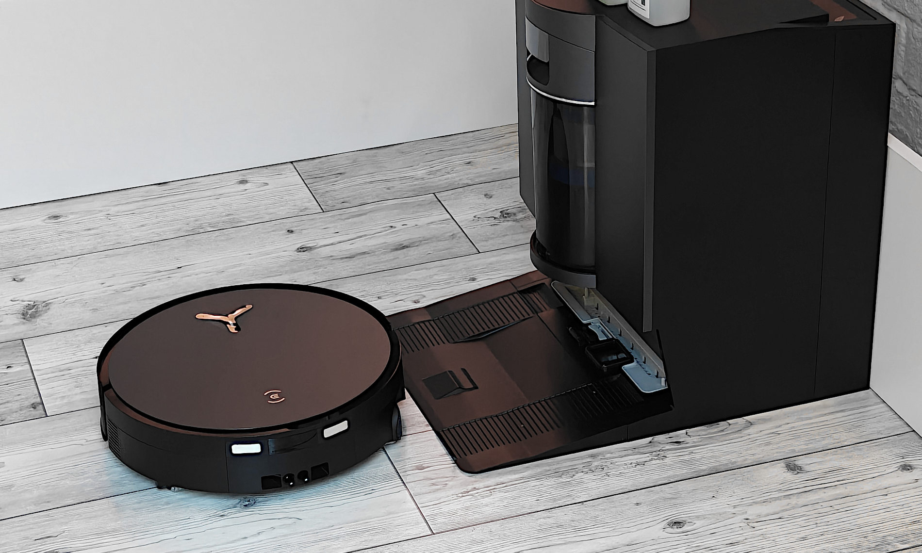 Cortacésped con IA y eliminador de manchas secas. Comprobé con qué quiere ECOVACS conquistar Polonia