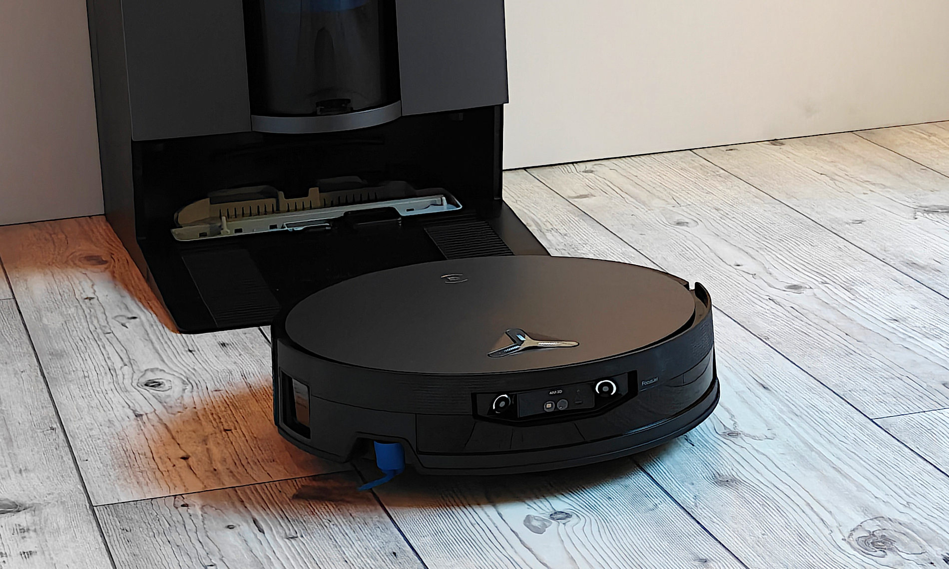 Cortacésped con IA y eliminador de manchas secas. Comprobé con qué quiere ECOVACS conquistar Polonia