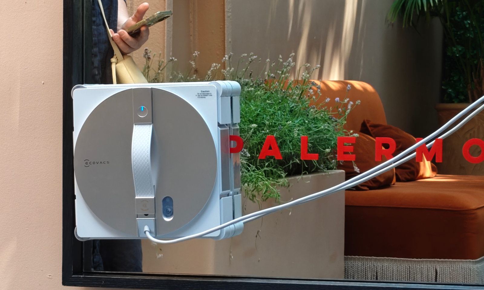 Cortacésped con IA y eliminador de manchas secas. Comprobé con qué quiere ECOVACS conquistar Polonia