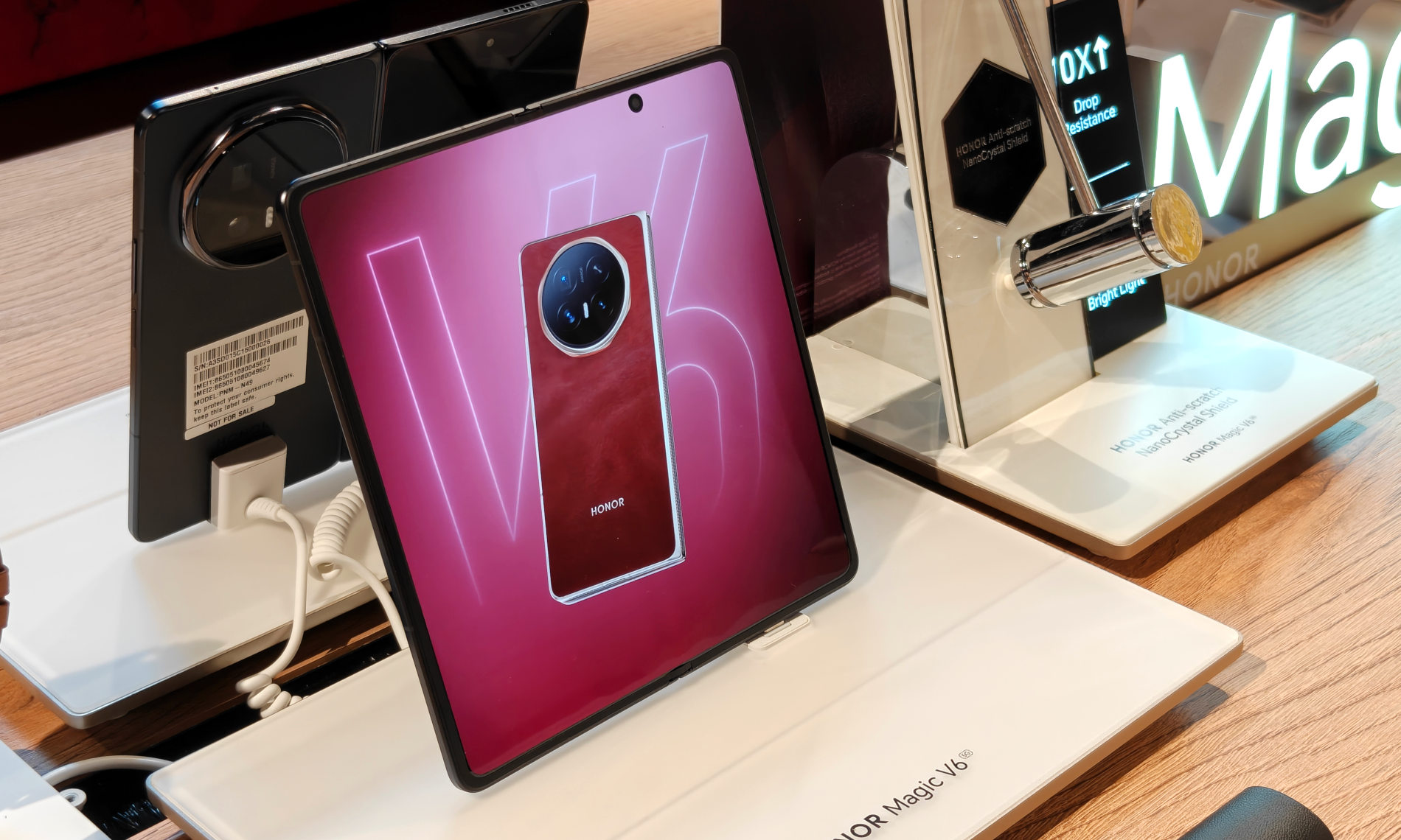 Honor Magic V6 en Polonia. 1.200 PLN más barato en la promoción de lanzamiento