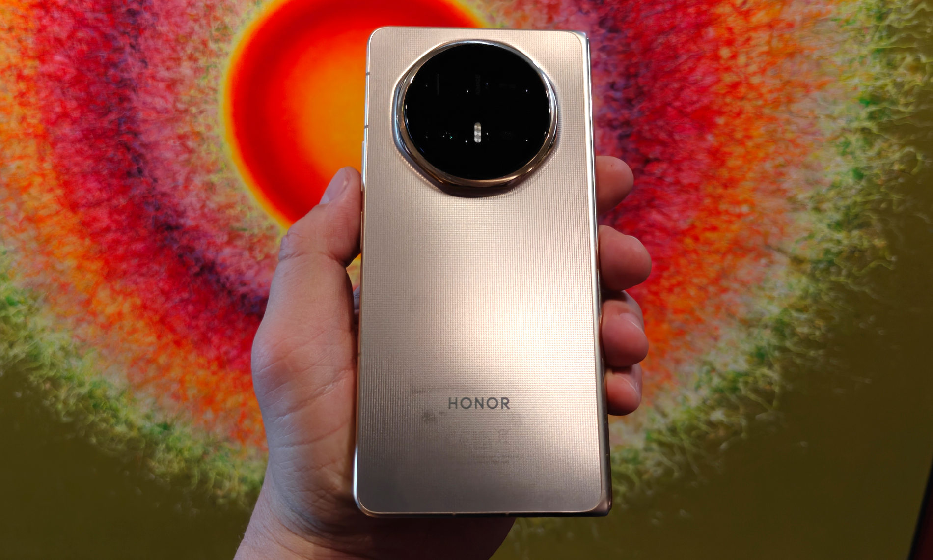 Honor Magic V6 en Polonia. 1.200 PLN más barato en la promoción de lanzamiento