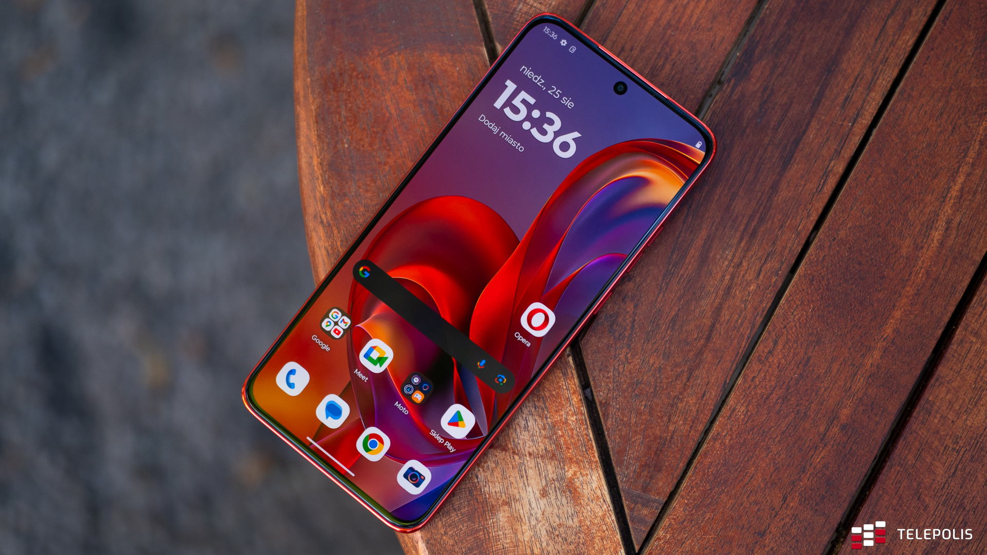 Motorola wchodzi w eSIM. Na start daje 1 GB na cały świat