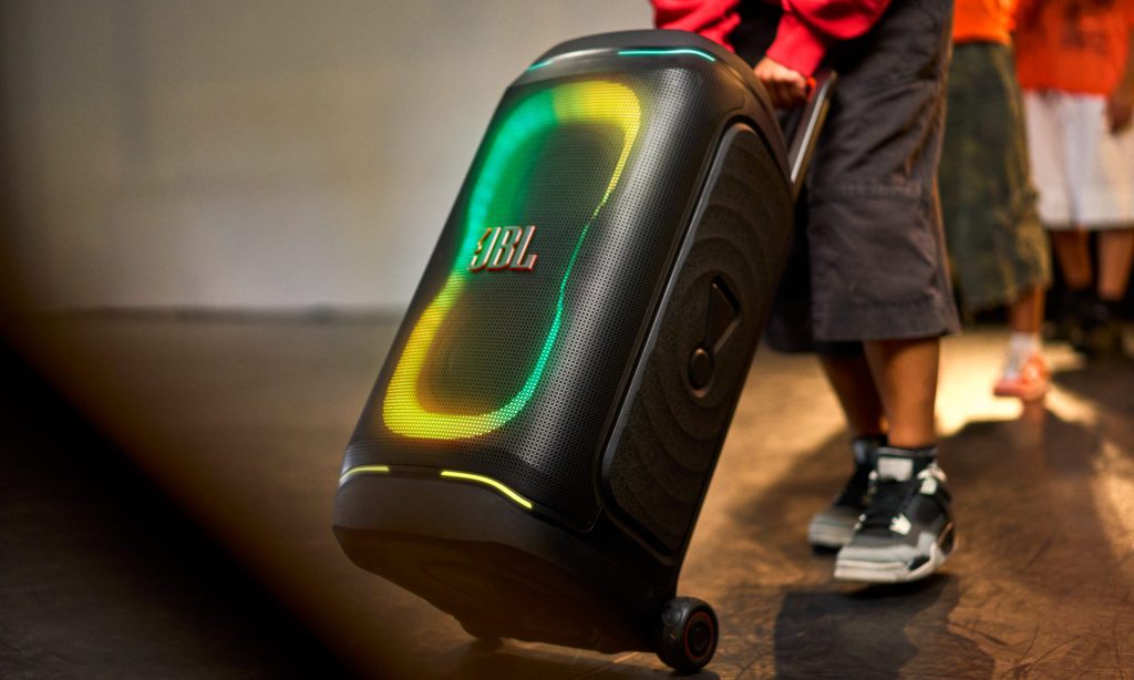 JBL znów to zrobił. Ten potwór ma 280 W mocy i potrafi zaryczeć