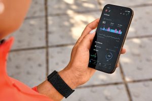 Correa inteligente Garmin CIRQA. Este es el primer equipo de este tipo de la marca.