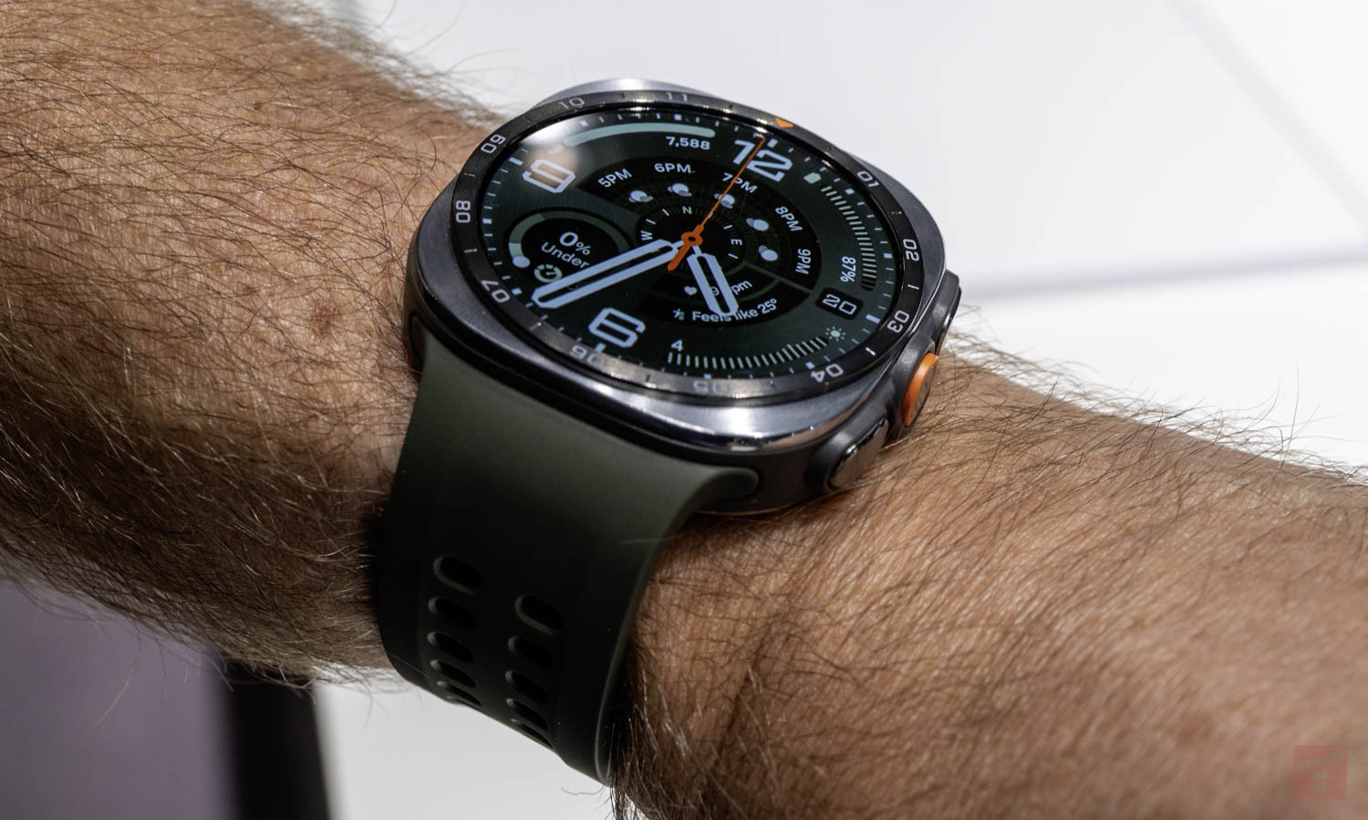 Samsung podkręca zegarki. Galaxy Watch Ultra2 gra pierwsze skrzypce