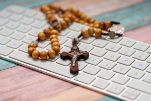 El Vaticano tiene un problema. Aplicación oficial de oración y gran filtración