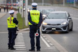El joven de 17 años obtuvo su permiso de conducir. La policía se llevó el documento al cabo de unas horas.