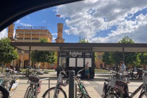 El primer Żabka de este tipo en Polonia. Locos 8 metros cuadrados