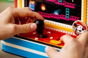 No existía tal LEGO. Es un objeto físico y también un juego.