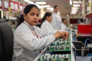 ¿Perderá China su corona? India sacó su billetera con miles de millones