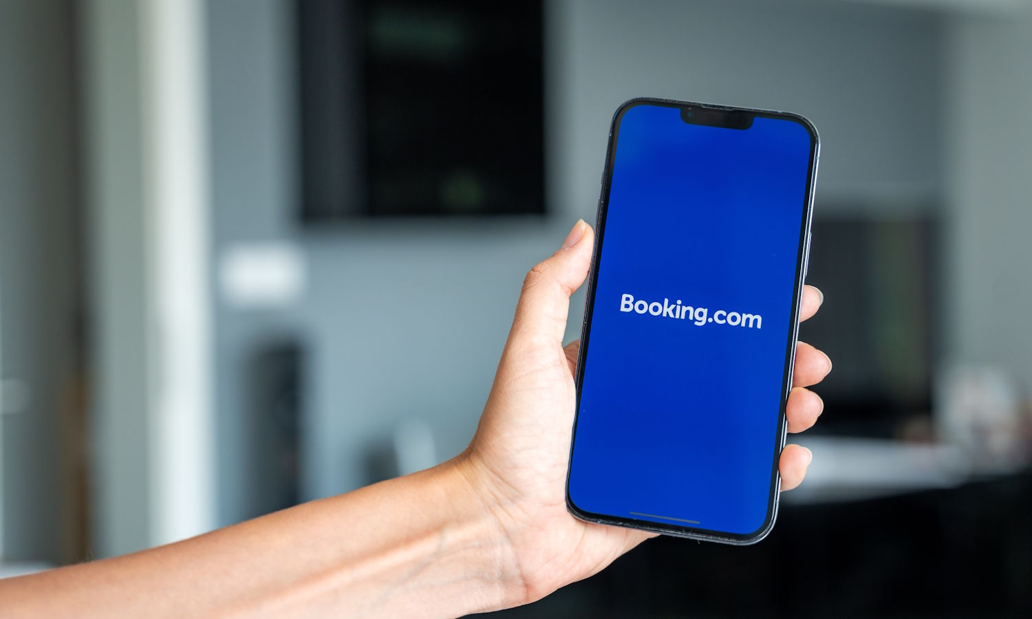 Rezerwujesz noclegi na Booking.com? Pilny komunikat CERT Orange Polska