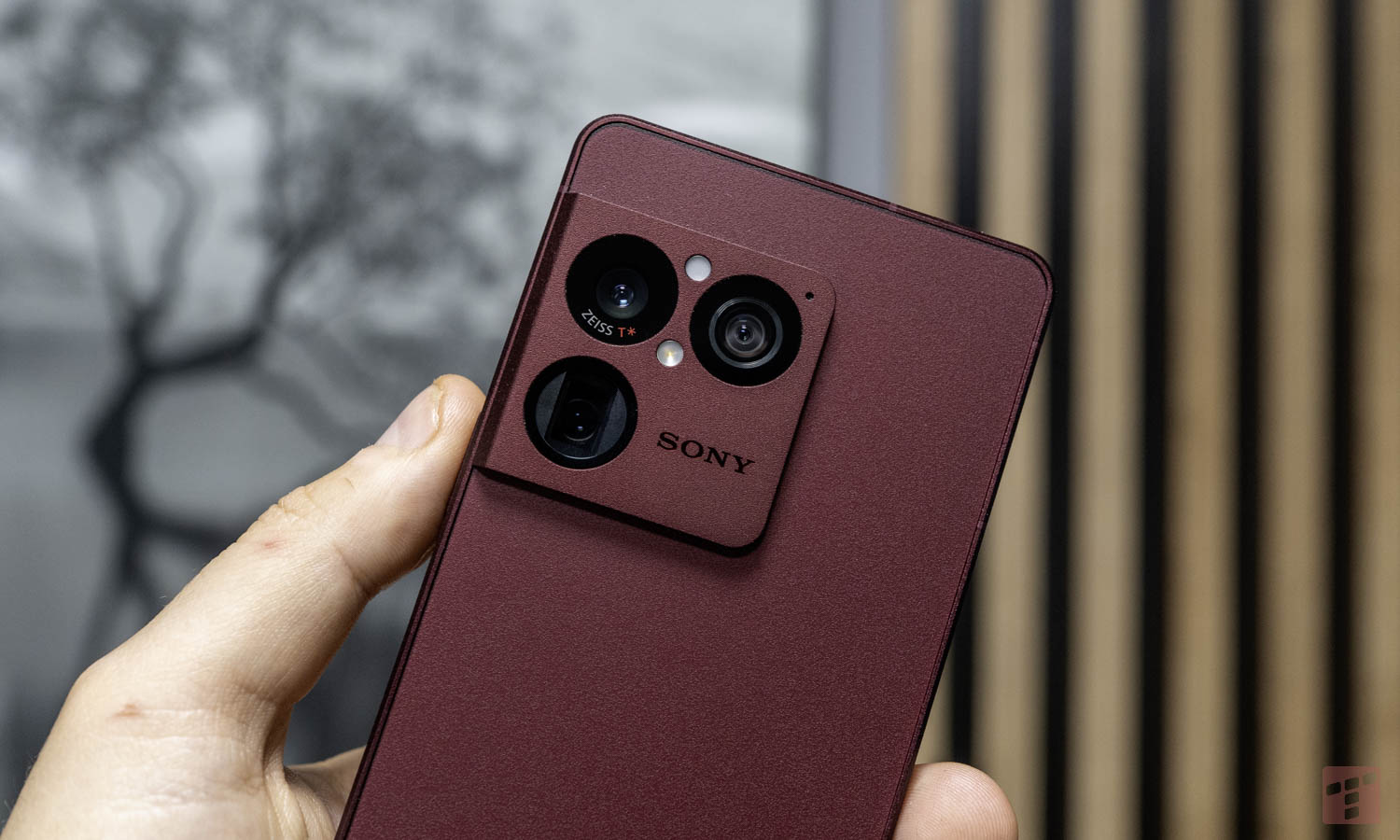 Xperia 1 VIII se vuelve más caro, pero Sony no se rinde