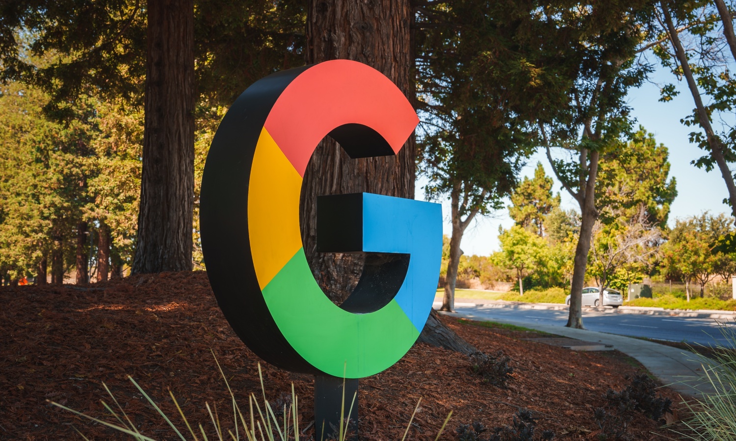 Google traci swoich architektów. Odchodzą budować własne AI