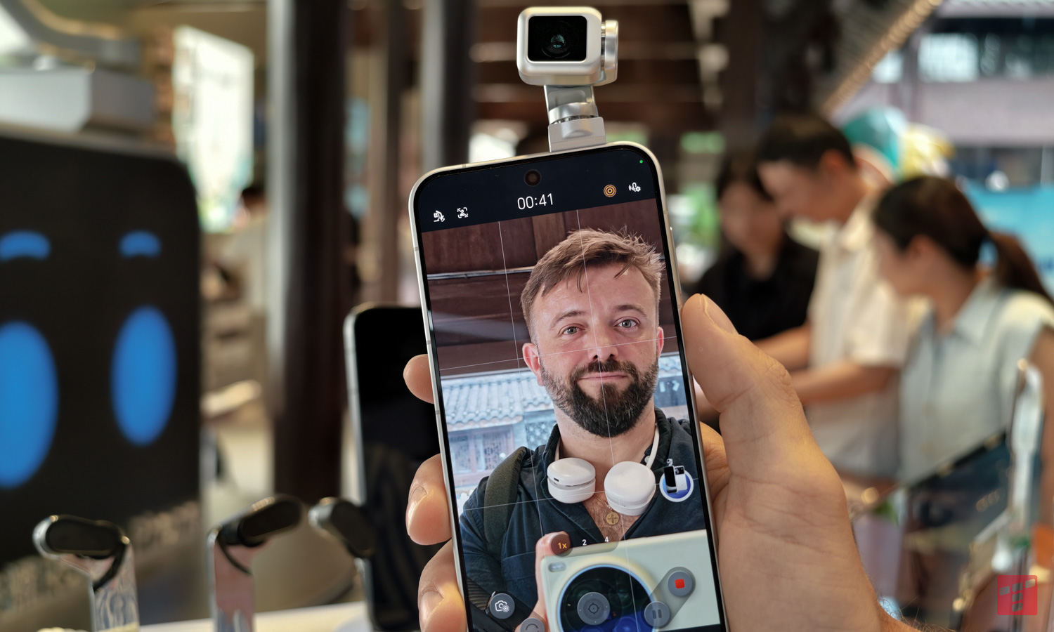 Un robot en tu teléfono es solo el comienzo. Honor tiene un plan para todos