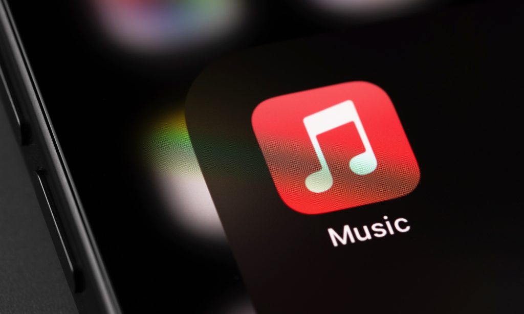 Apple Music zmienia zasady. Koniec z ukrywaniem AI