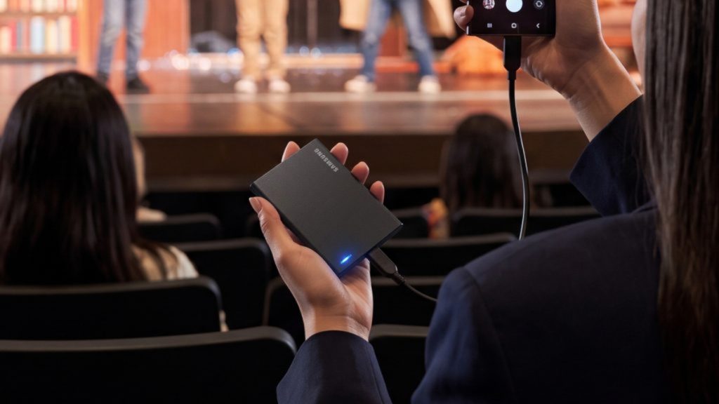 Samsung podwaja prędkość. Nowe SSD mają USB 4 i nawet 8 TB