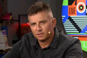 El Canal de Deportes va a la guerra. Sr. Borek, tiene mi espada.