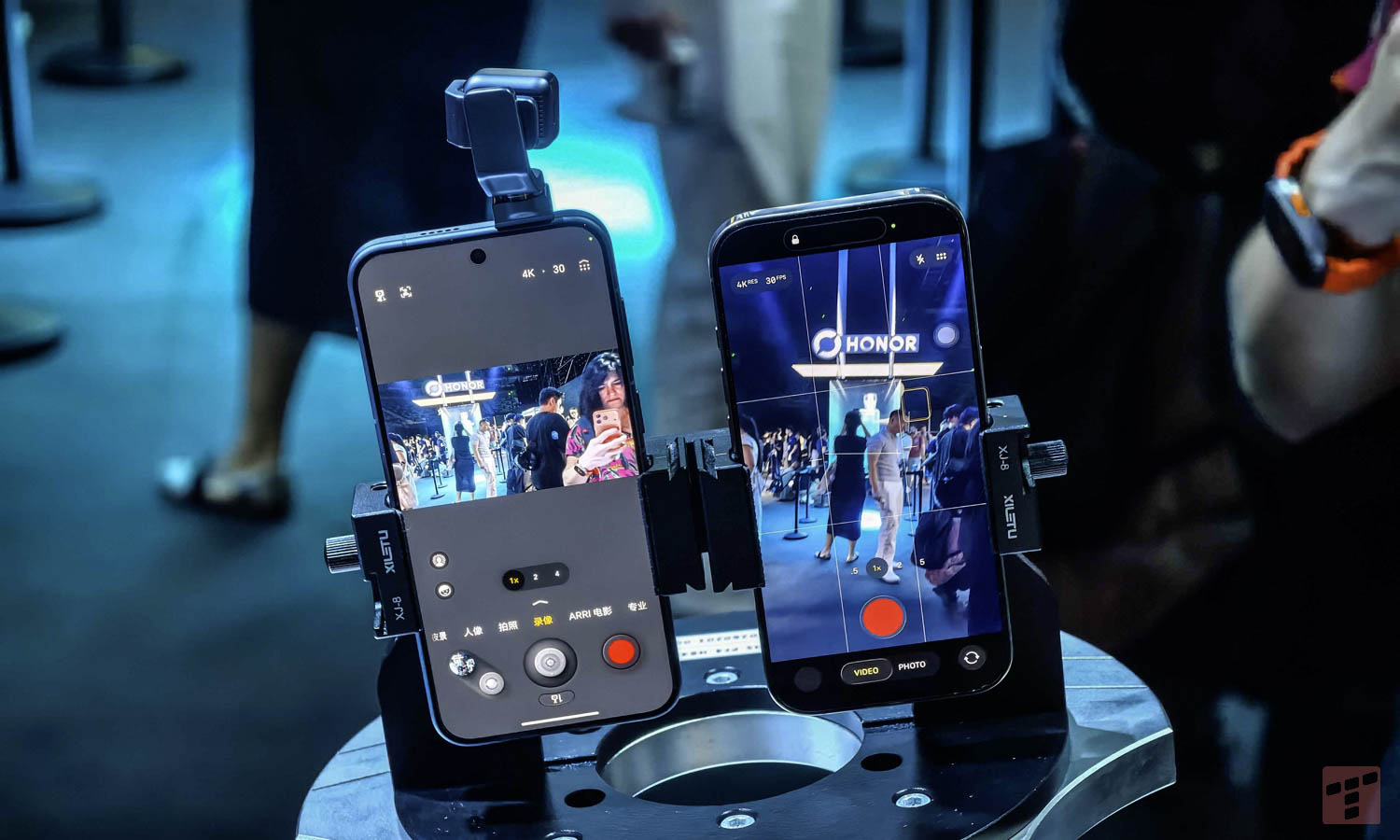 Honor ha creado un teléfono inteligente robot. La propia cámara protege el encuadre.