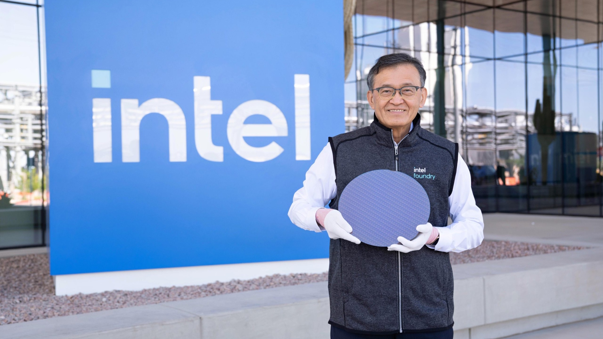 Intel chce wywrócić rynek pamięci. Powód jest oczywisty