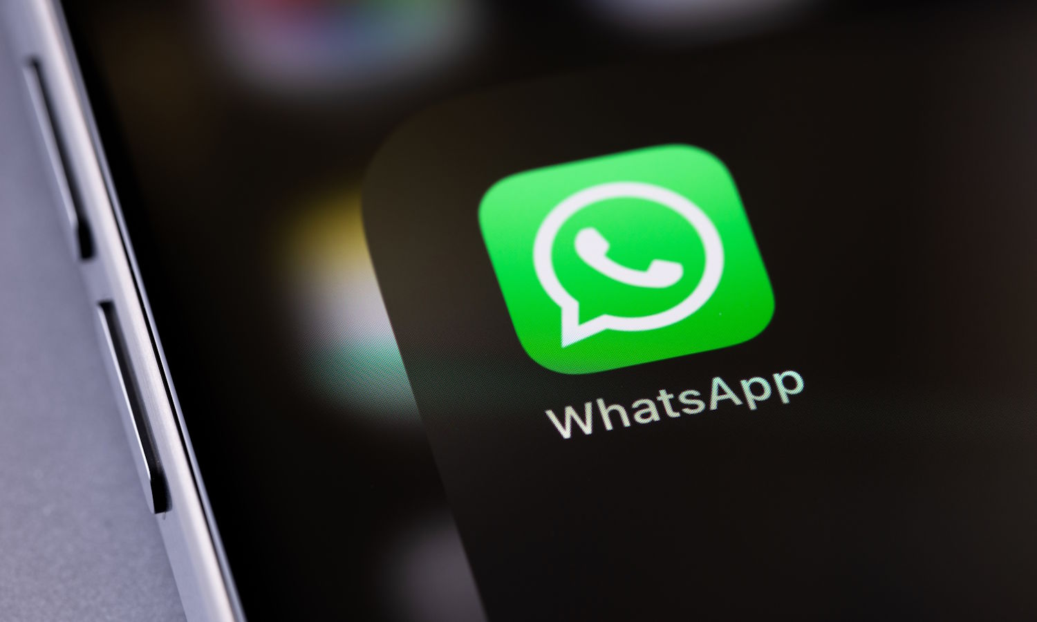 Użytkownicy WhatsApp nabijani w butelkę. Jest na to sposób